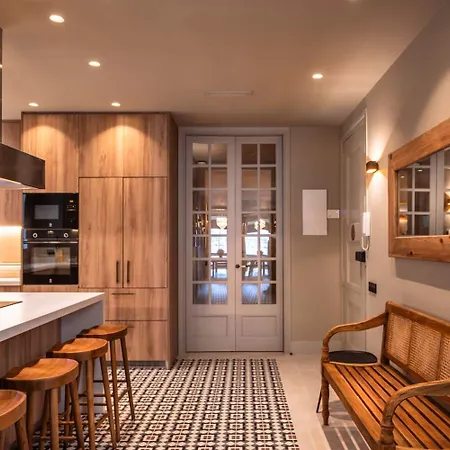 Lovely 6 Bedroom Flat In L'eixample *