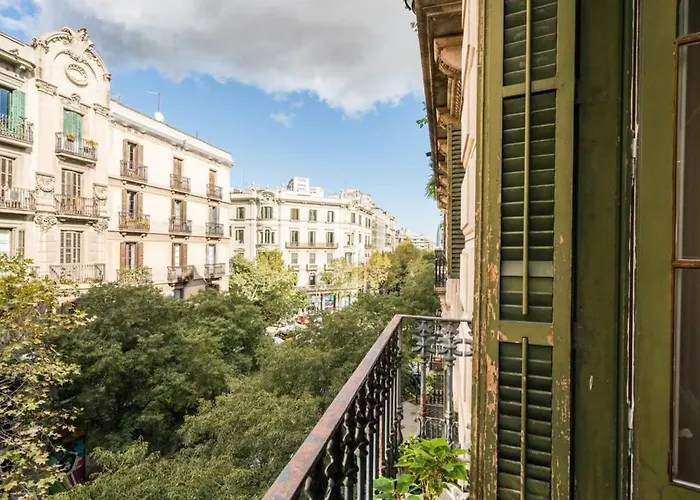 Apartment Lovely 6 Bedroom Flat In L'eixample Barcelona