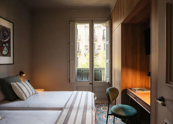 Lovely 6 Bedroom Flat In L'eixample *