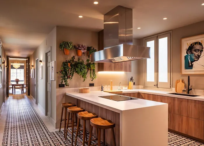 Lovely 6 Bedroom Flat In L'eixample