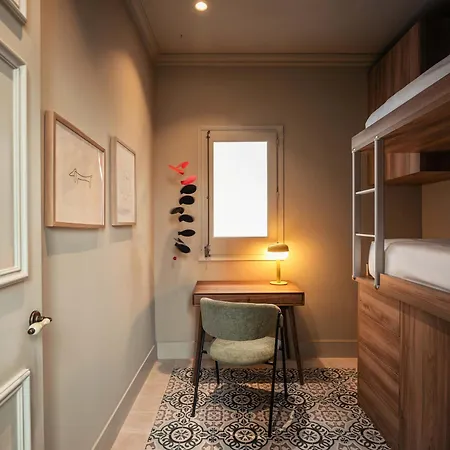 Lovely 6 Bedroom Flat In L'eixample Barcelone