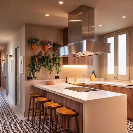 Lovely 6 Bedroom Flat In L'eixample Apartman