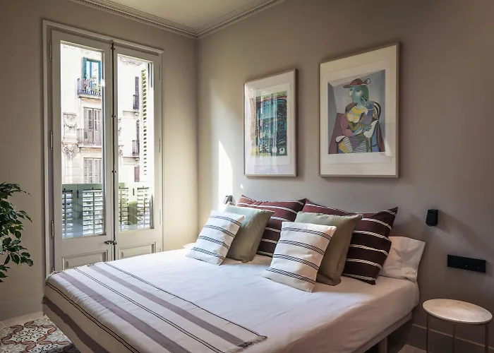 Lovely 6 Bedroom Flat In L'eixample Apartamento Barcelona