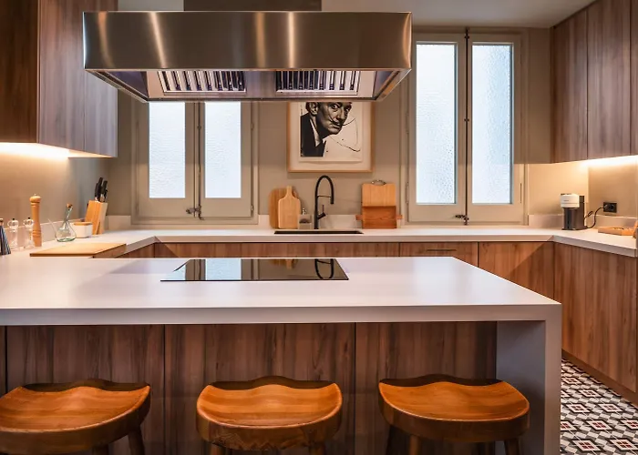 Lovely 6 Bedroom Flat In L'eixample Barcelona