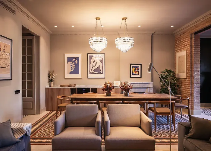 Lovely 6 Bedroom Flat In L'eixample Apartamento *